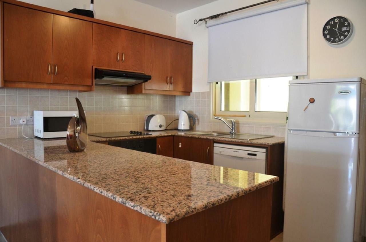 Ground Floor One Bedroom Apartment B2, 3 Pools, Free Wifi Peyia Exterior photo